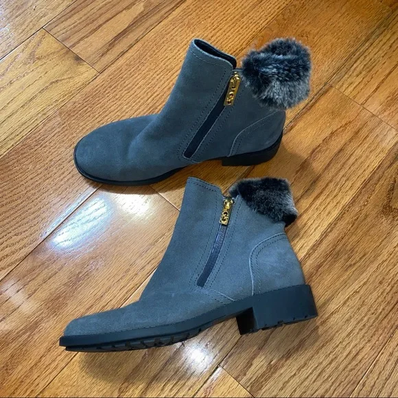 COLE HAAN GREY QUINNEY WATERPROOF BOOTIE SIZE 8 - Picture 2 of 9